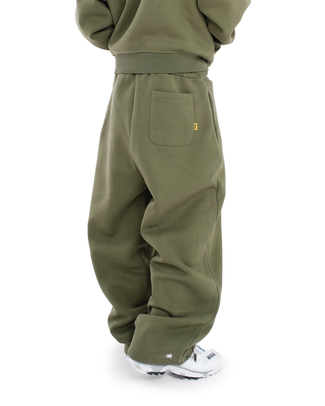 OLIVE DAY2DAY SWEATS