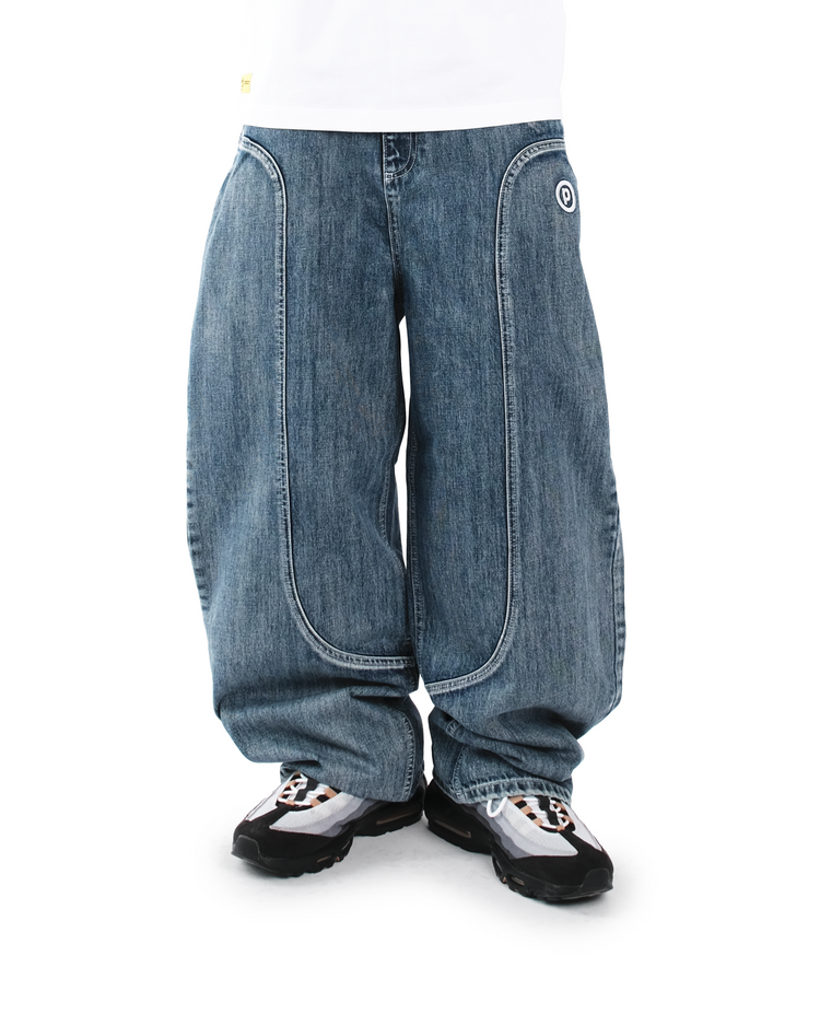 STUDDED '03 DENIM