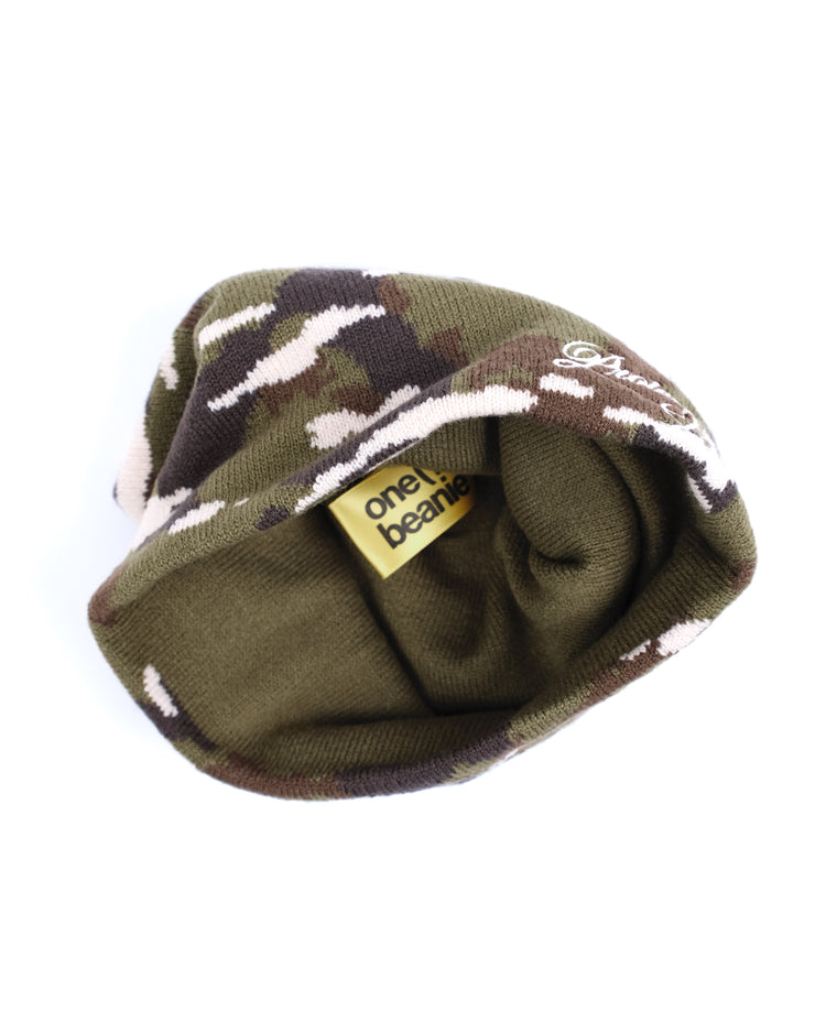 CAMO SCRIPT BEANIE